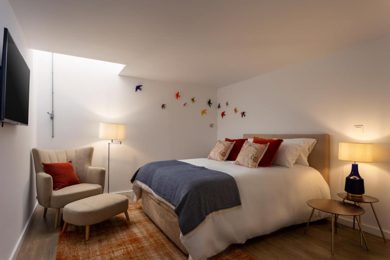 Stupendo- Two Rooms, Patio With Refreshing Pond-Center-Air Conditioning-Free Park Лиссабон Экстерьер фото