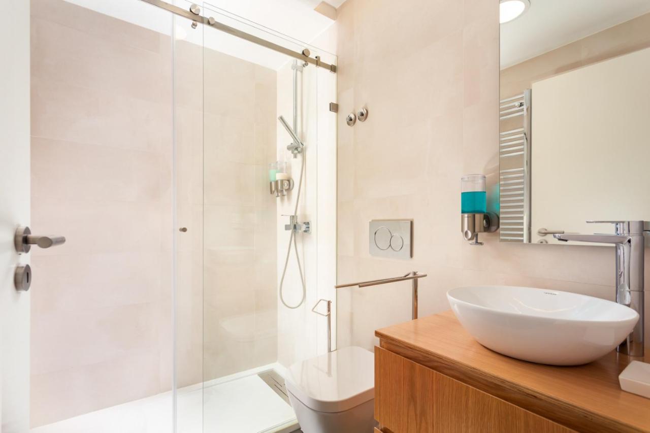 Stupendo- Two Rooms, Patio With Refreshing Pond-Center-Air Conditioning-Free Park Лиссабон Экстерьер фото